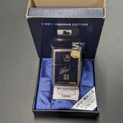 画像1: 2001年イチローサイン入り限定zippo新品