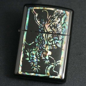 画像: zippo シェル 龍 黒マット A 2002年製造