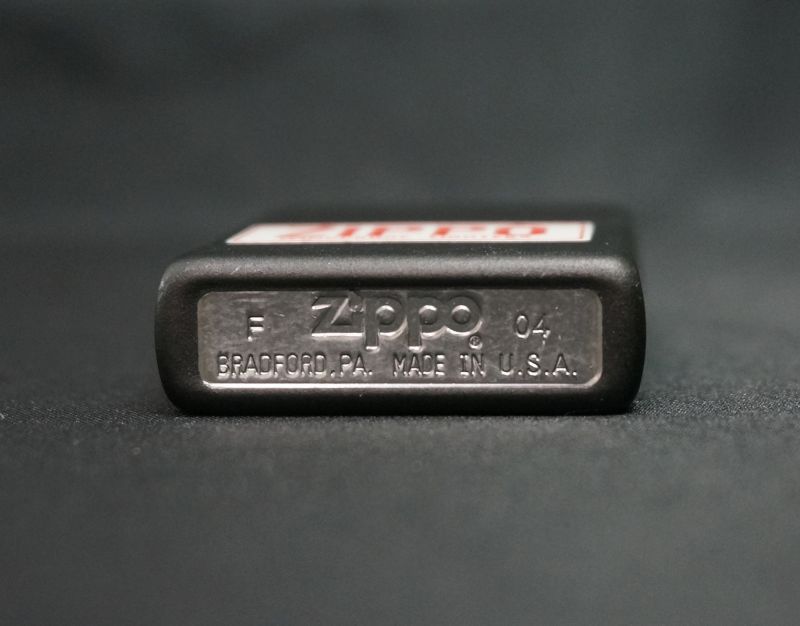 画像: zippo プレート柄 黒マット  #200 2004年製造