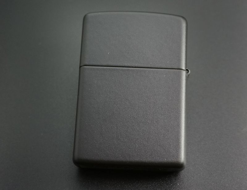 画像: zippo 黒マット ロゴ　2005年製造