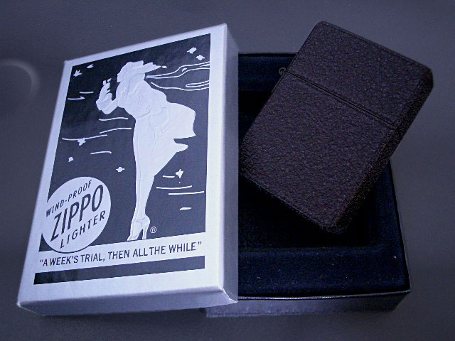 画像: zippo 1935 REPLICA ブラッククラックル Bottom White